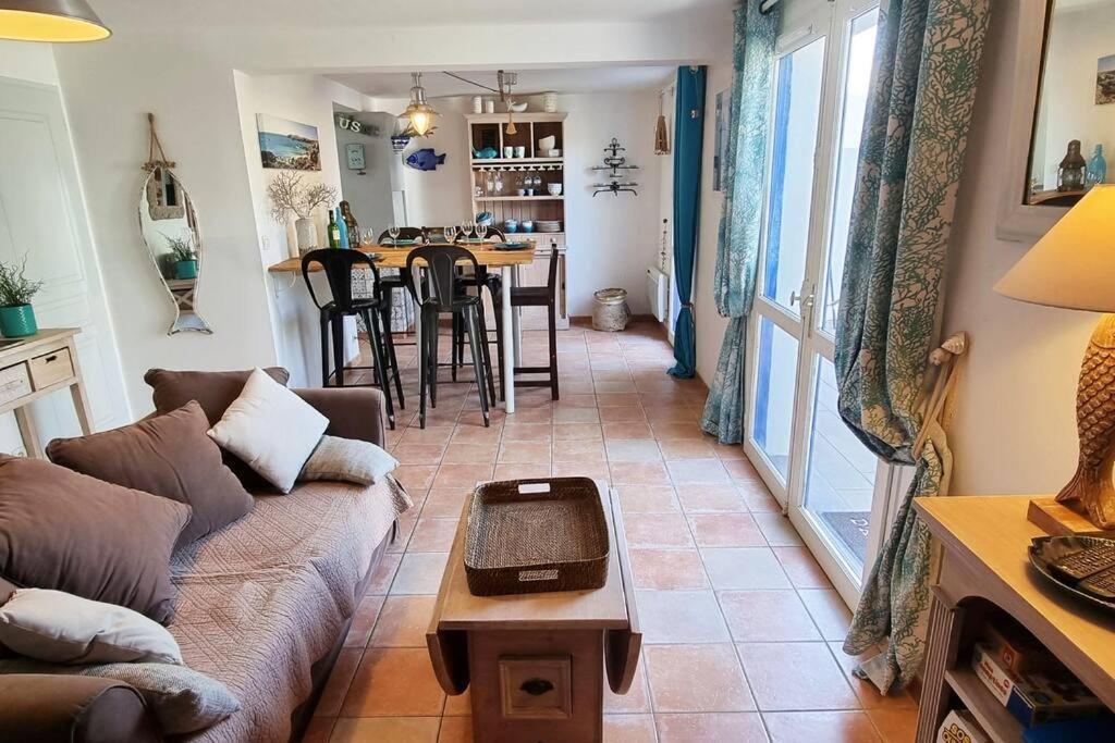 Les Pieds Dans L'Eau :Ker Anne Villa Port-Joinville Exteriör bild